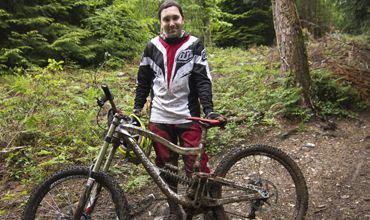 LOCALS: Jon Credicott - Nukeproof Scalp
